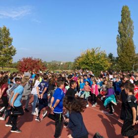  – Viel Spass beim gemeinsamen Aufwärmen der Teilnehmer am PDG. Foto: Gemeinde Obersulm.