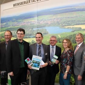 Tourismusminister Guido Wolf am Stand des Weinsberger Tals (Foto: Doettling)