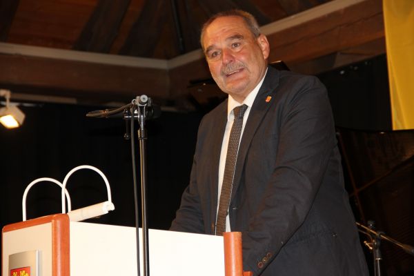  – Stv. Bürgermeister und GR Helmut Heuser führte durch die Sitzung.