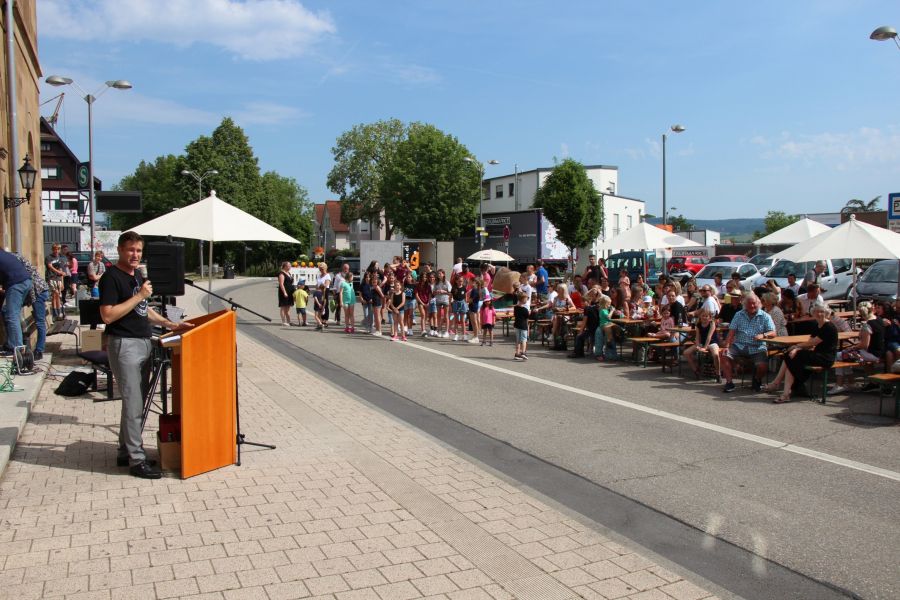 Begrüßung durch Bürgermeister Björn Steinbach