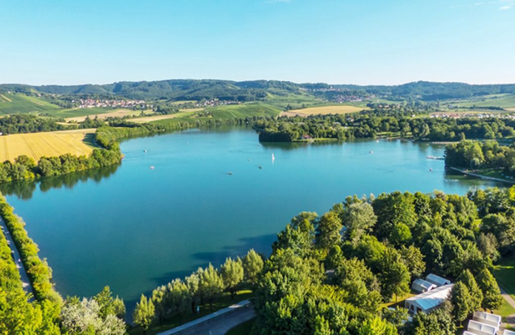 Der Breitenauer See bietet ein einzigartiges Panorama