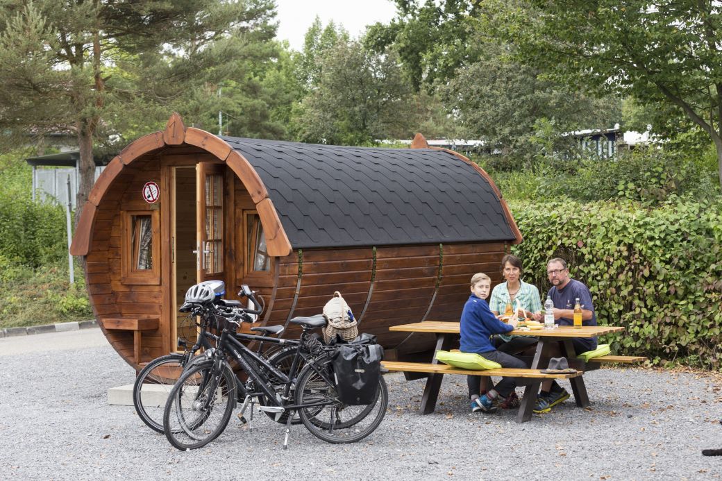Schlaffässer am Campingplatz Breitenauer See