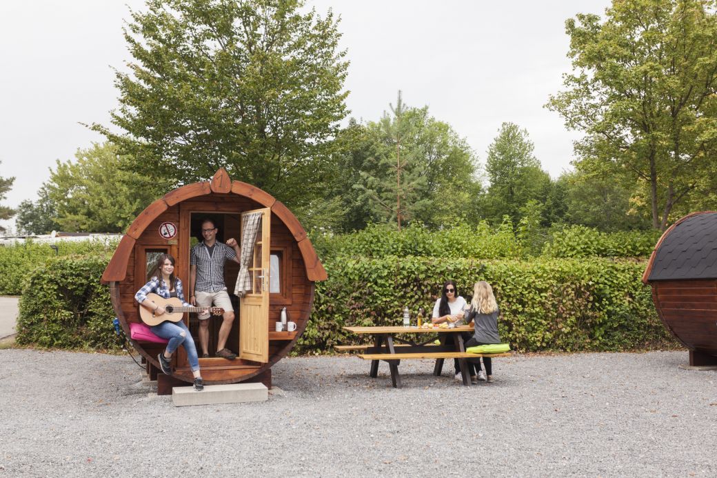 Schlaffässer am Campingpark Breitenauer See