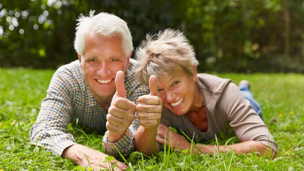 Seniorinnen und Senioren in Obersulm (© Robert Kneschke (Adobe Stock))