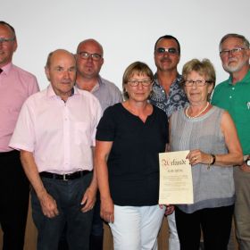 Ehrungen und Verabschiedung im GR – Wurden von BM Schmidt verabschiedet: Wolfgang Görke, Jürgen Schweikert, Kirsten Walter-Lemm, Alexander Trunk, Suse Diehl, Jochen Distel und Monika Flora (verhindert) (v.l.n.r.) (© Gemeinde)