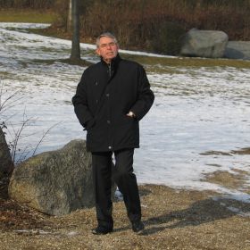  – Harry Murso 2006 beim Spaziergang an „seinem See“ (Foto: Gemeinde)