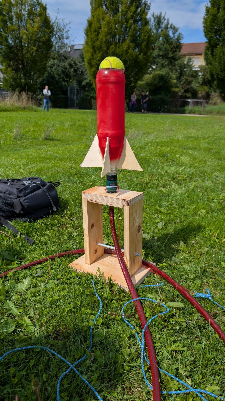 Programmpunkt "Wasserrakete bauen" der Schulsozialarbeit Obersulm & Jugendhaus Obersulm
