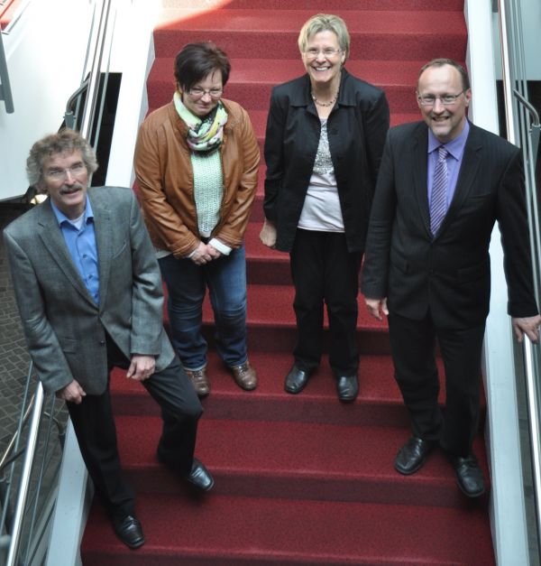 von links: Kämmerer Karlheinz Schmidt,Petra Santoro,Barbara Schwarz und BM Tilman Schmidt