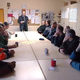 Besprechung mit der ganzen Bauhofmannschaft