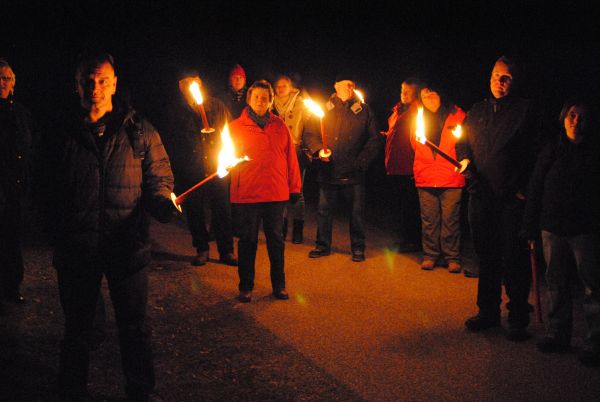 Fackelwanderung rund um den See