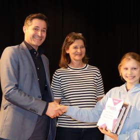  – Siegerin im Regionalentscheid Süd: Nina Schillinger aus Neuenstadt (Foto: Gemeindebücherei)