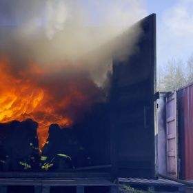 Temperaturen bis 800 Grad. Rauchgasdurchzündung (© Freiwiilige Feuerwehr Obersulm)