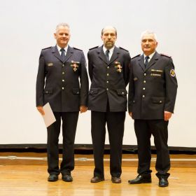 Ehrungen Gold: für 40 Jahre Dienstzeit (© Freiwillige Feuerwehr Obersulm) Ehrungen Gold: für 40 Jahre Dienstzeit (© Freiwillige Feuerwehr Obersulm)