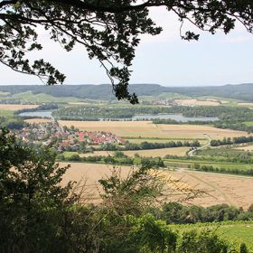 Landschaftsschutzgebiet „Oberes Sulmtal mit Randhöhen“ mit dem Breitenauer See – Das „Obere Sulmtal mit Randhöhen“ ist ein Erholungsgebiet. Das Gebiet mit dem charakteristischen Landschaftsbild am Keuperstufenrand und sein Vorfeld hat eine Fläche von 1.002,0 ha und erstreckt sich über die Gemarkung der Stadt Löwenstein und der Gemeinde Obersulm.