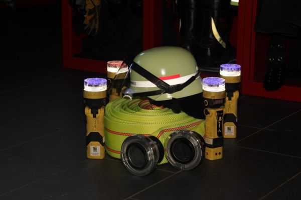 Schlauch-Adventskranz der FFW Obersulm 2020 (Foto: FFW Obersulm)