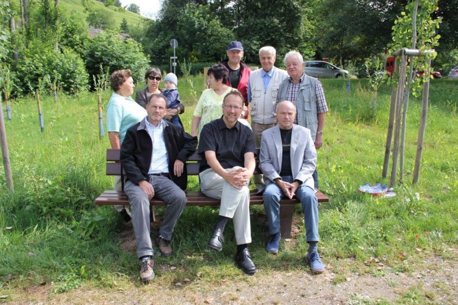 Neue Sitzbank im Michelbachpark