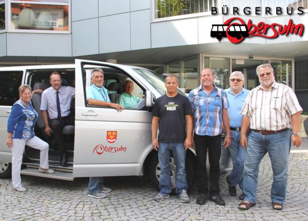 Der Obersulmer Bürgerbus mit den ehrenamtlichen Fahrern